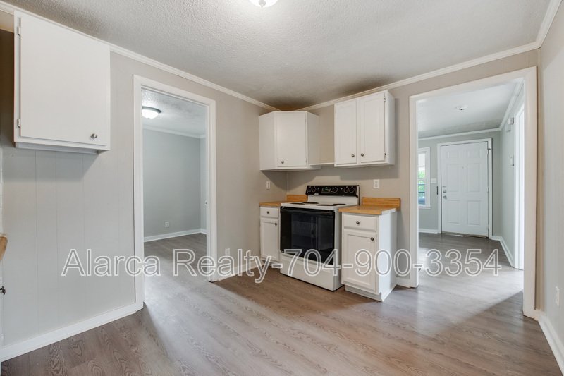 For Rent: 9333 Kendall Dr Charlotte NC 28214 property image
