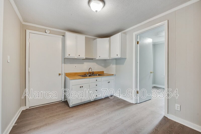 For Rent: 9333 Kendall Dr Charlotte NC 28214 property image