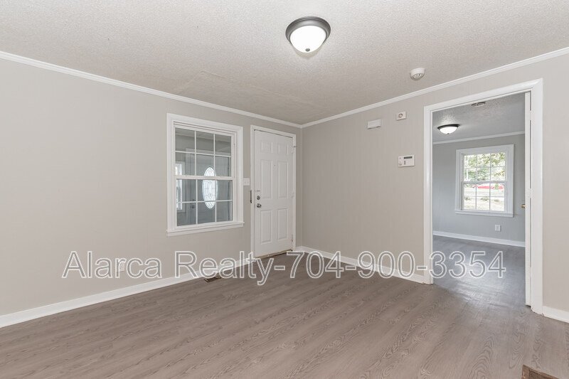 For Rent: 9333 Kendall Dr Charlotte NC 28214 property image