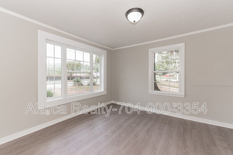 For Rent: 9333 Kendall Dr Charlotte NC 28214 property image