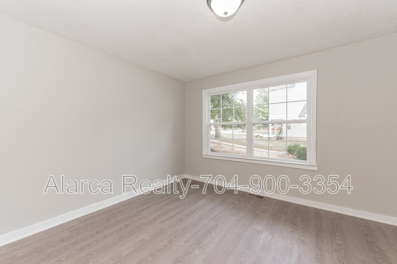 For Rent: 9333 Kendall Dr Charlotte NC 28214 property image
