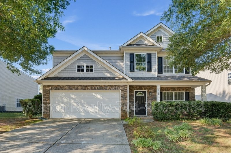 For Rent: 9926 Barrands Ln Charlotte NC 28278 property image