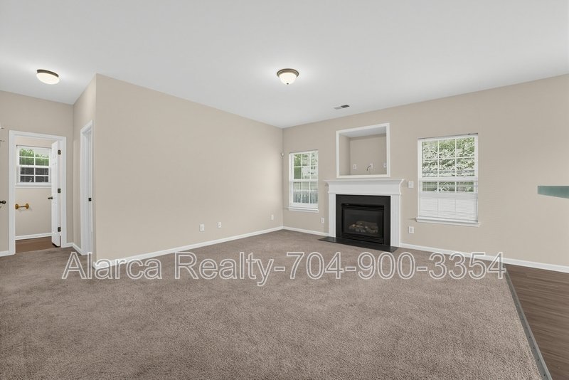 For Rent: 9926 Barrands Ln Charlotte NC 28278 property image