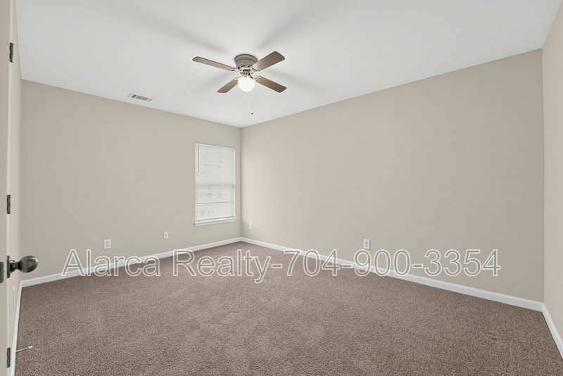 For Rent: 9926 Barrands Ln Charlotte NC 28278 property image