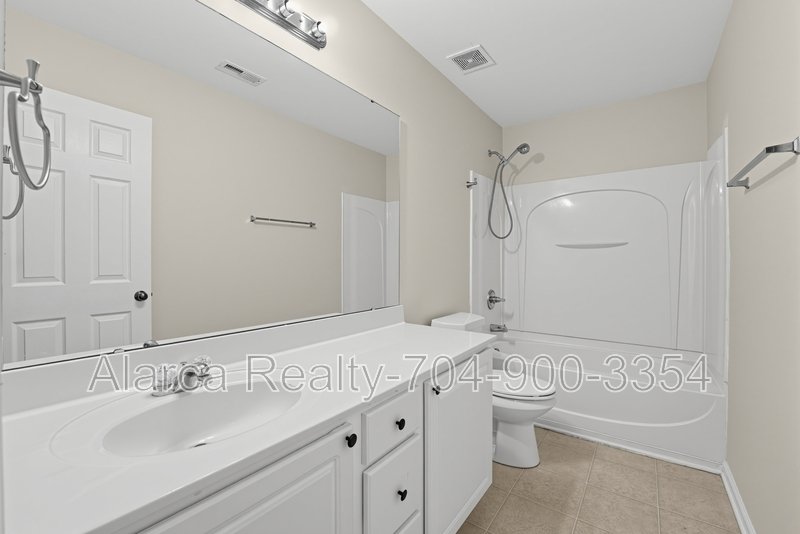 For Rent: 9926 Barrands Ln Charlotte NC 28278 property image
