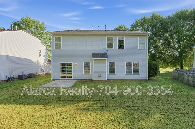 For Rent: 9926 Barrands Ln Charlotte NC 28278 property image