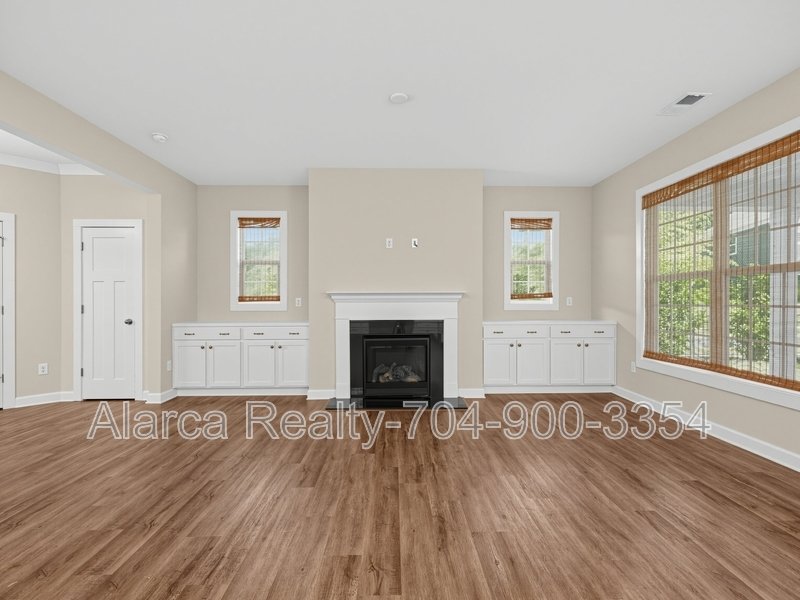 For Rent: 903 Claires Creek Ln Davidson NC 28036 property image