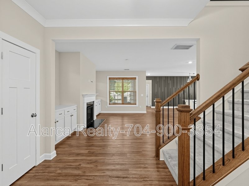For Rent: 903 Claires Creek Ln Davidson NC 28036 property image