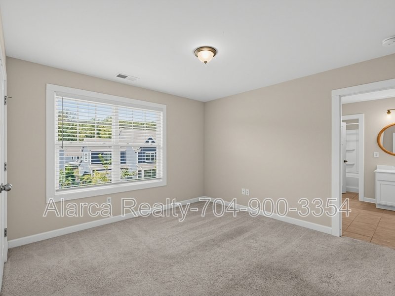 For Rent: 903 Claires Creek Ln Davidson NC 28036 property image