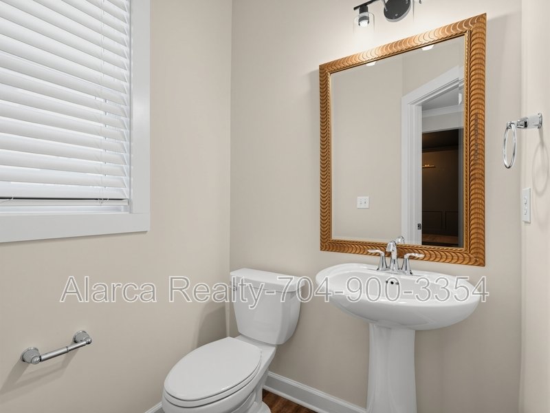 For Rent: 903 Claires Creek Ln Davidson NC 28036 property image