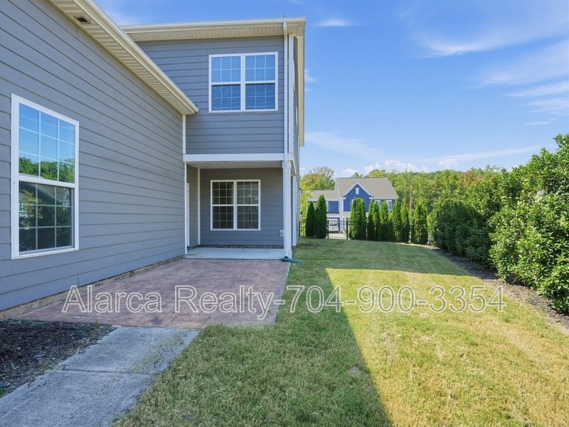 For Rent: 903 Claires Creek Ln Davidson NC 28036 property image