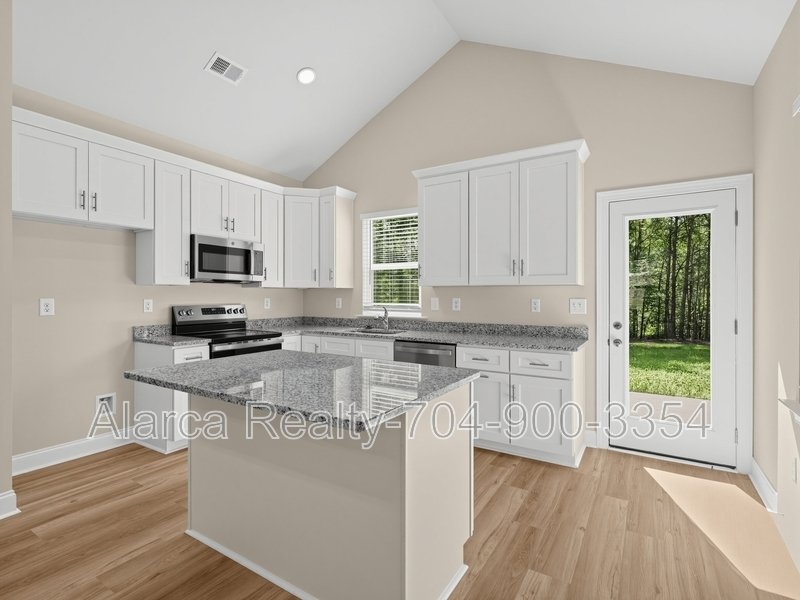 For Rent: 438 Weathers Creek Rd Troutman NC 28166 property image