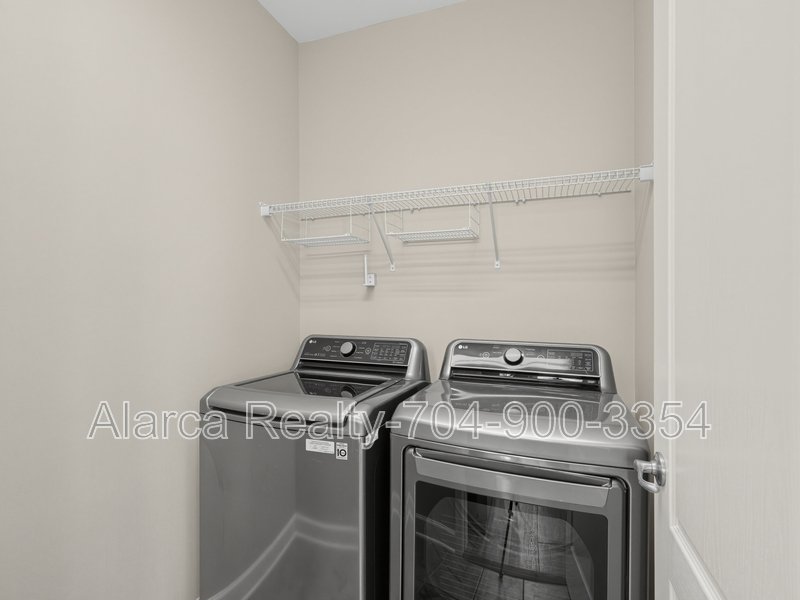 For Rent: 11410 Potters Row Cornelius, NC 28031 property image