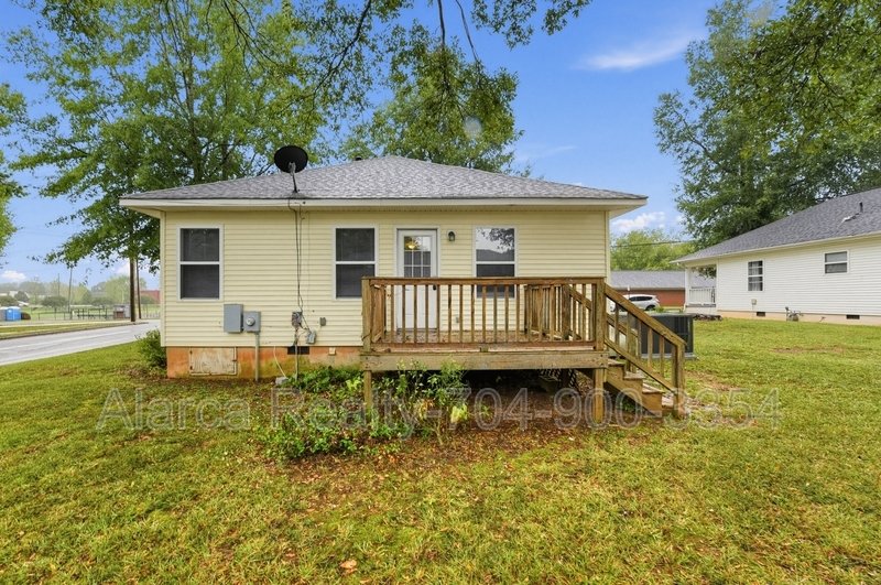 For Rent: 	525 Church St Belmont NC 28012 property image
