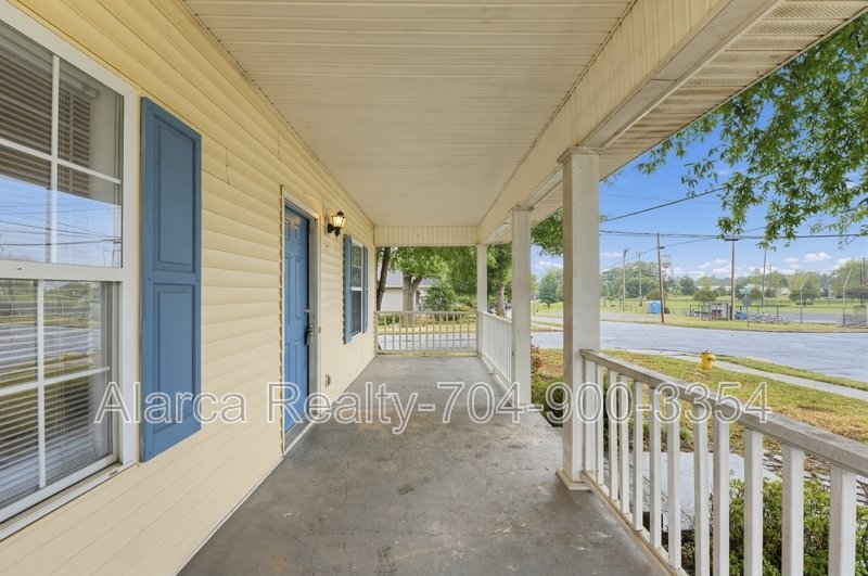 For Rent: 	525 Church St Belmont NC 28012 property image
