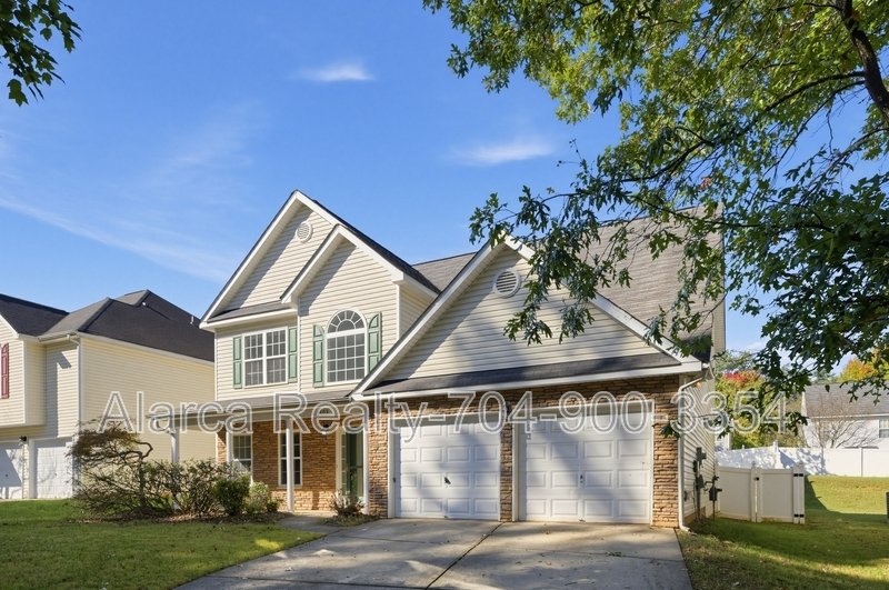 For Rent: 18603 Coachmans Trce Cornelius NC 28031 property image