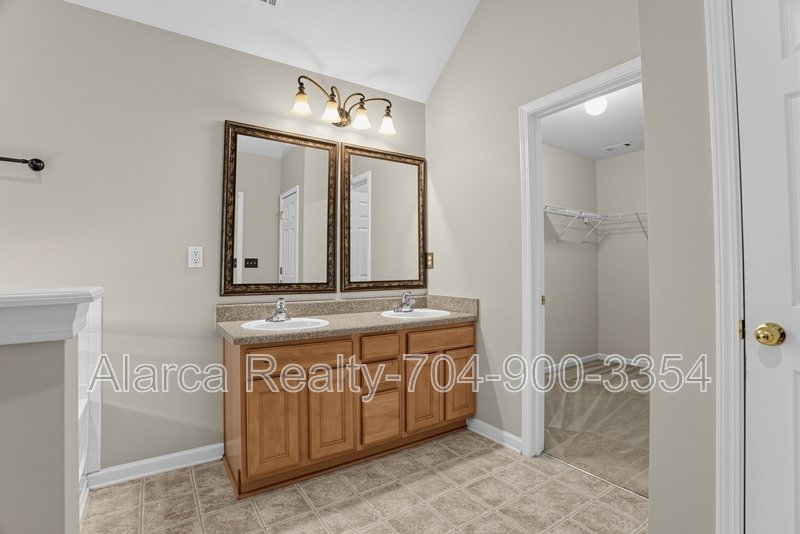 For Rent: 18603 Coachmans Trce Cornelius NC 28031 property image