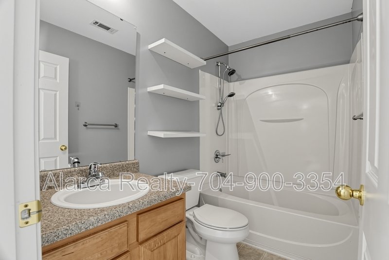 For Rent: 18603 Coachmans Trce Cornelius NC 28031 property image