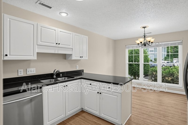 For Rent: 17460 Tuscany Ln Cornelius NC 28031 property image