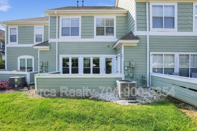 For Rent: 17460 Tuscany Ln Cornelius NC 28031 property image