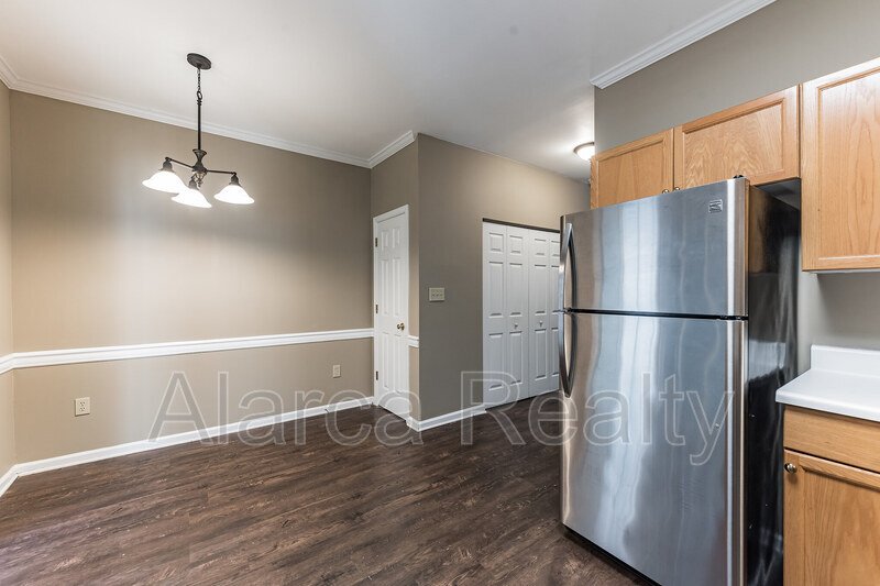 For Rent: 1285 E Woodlawn Rd Charlotte NC 28209 property image