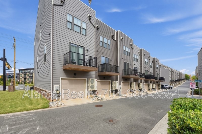 For Rent: 3737 S Tryon St Charlotte NC 28217 property image