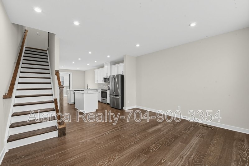 For Rent: 3737 S Tryon St Charlotte NC 28217 property image