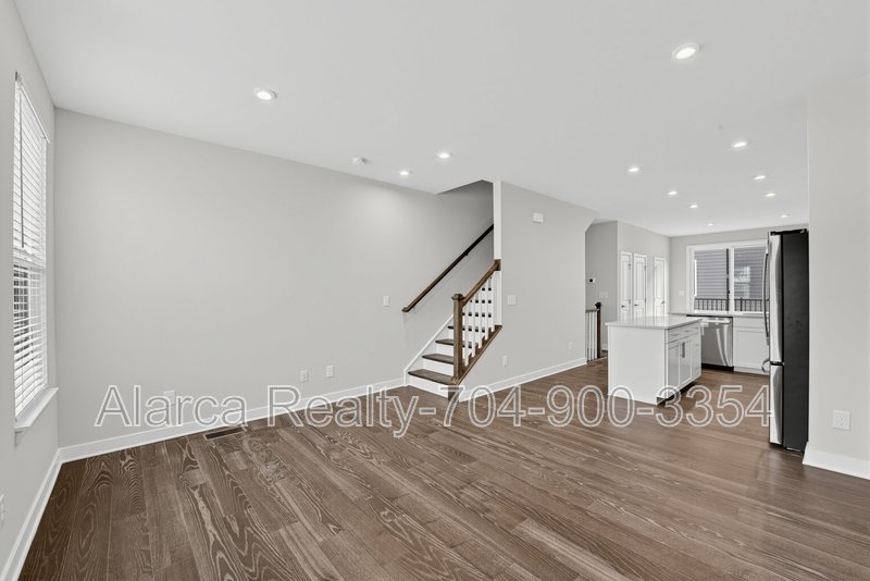 For Rent: 3737 S Tryon St Charlotte NC 28217 property image