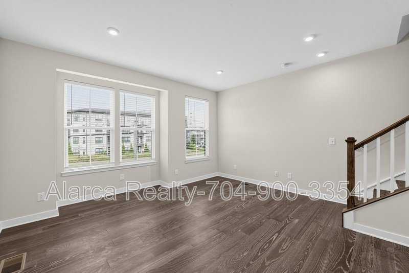 For Rent: 3737 S Tryon St Charlotte NC 28217 property image
