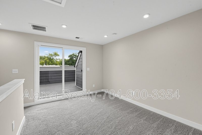 For Rent: 3737 S Tryon St Charlotte NC 28217 property image