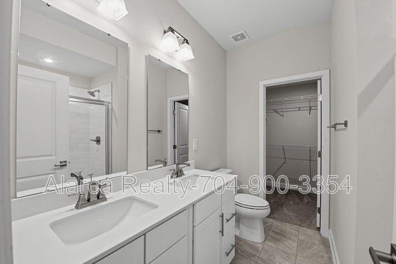 For Rent: 3737 S Tryon St Charlotte NC 28217 property image