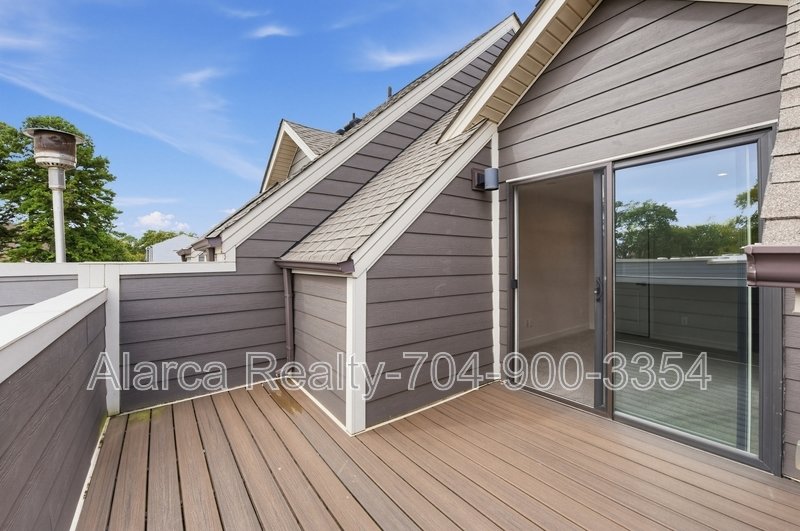 For Rent: 3737 S Tryon St Charlotte NC 28217 property image