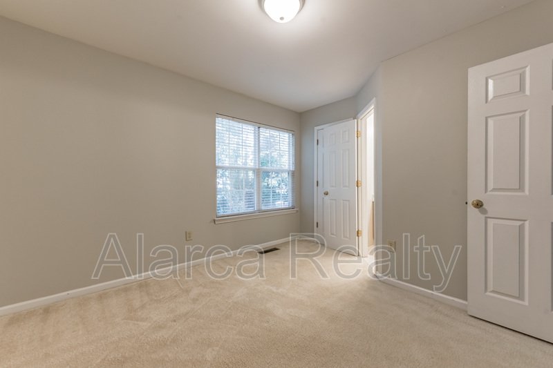 For Rent: 1285 E Woodlawn Rd Charlotte NC 28209 property image