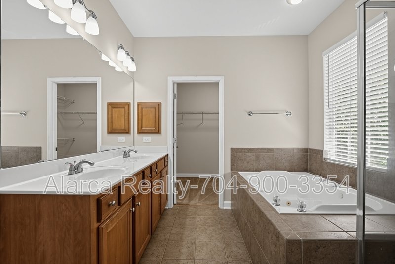 For Rent: 8532 Westmoreland Lake Dr Cornelius NC 28031 property image