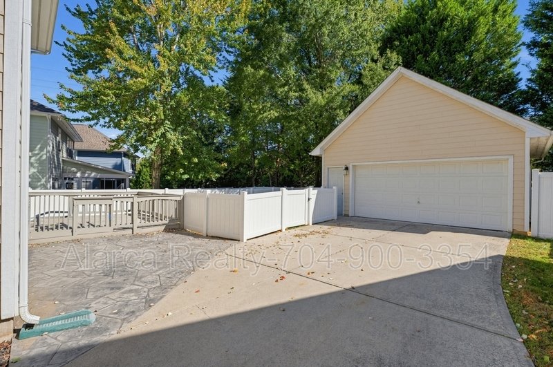 For Rent: 8532 Westmoreland Lake Dr Cornelius NC 28031 property image