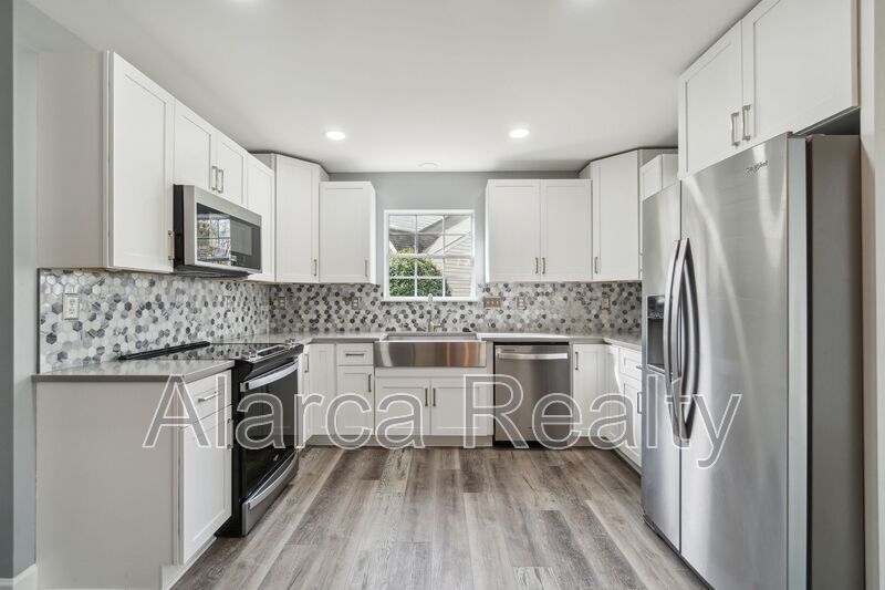 For Rent: 9101 Exbury Ct Charlotte NC 28269 property image