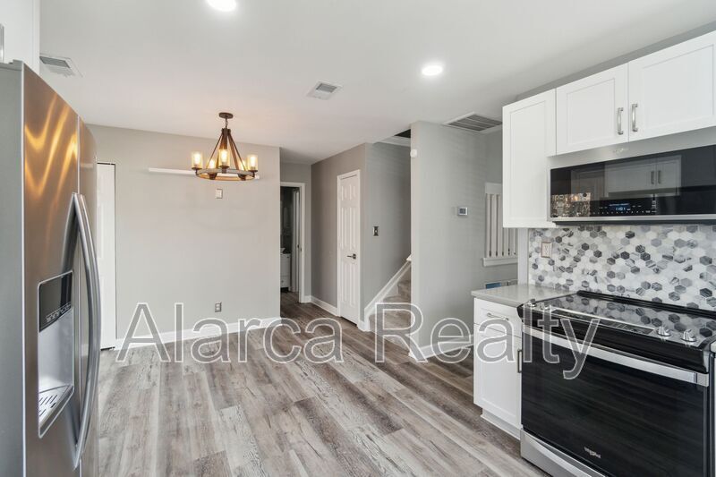 For Rent: 9101 Exbury Ct Charlotte NC 28269 property image