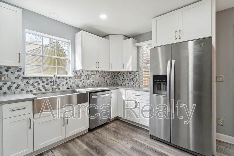 For Rent: 9101 Exbury Ct Charlotte NC 28269 property image