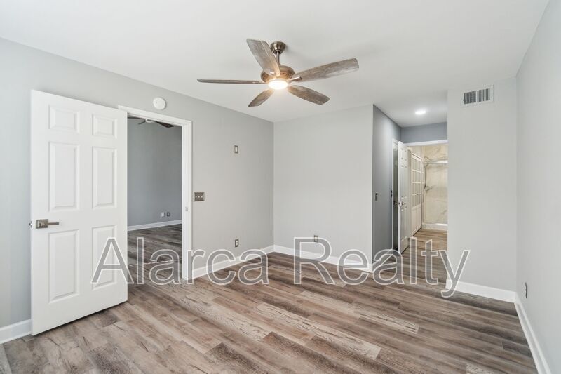For Rent: 9101 Exbury Ct Charlotte NC 28269 property image