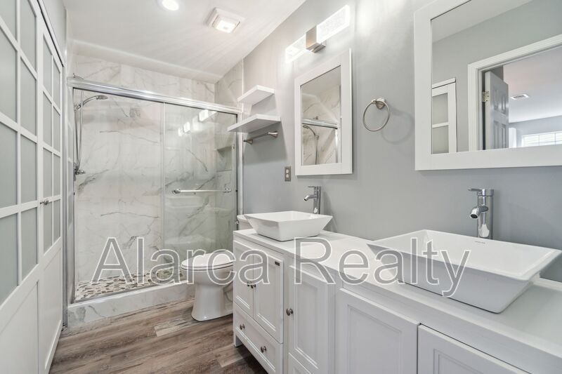 For Rent: 9101 Exbury Ct Charlotte NC 28269 property image