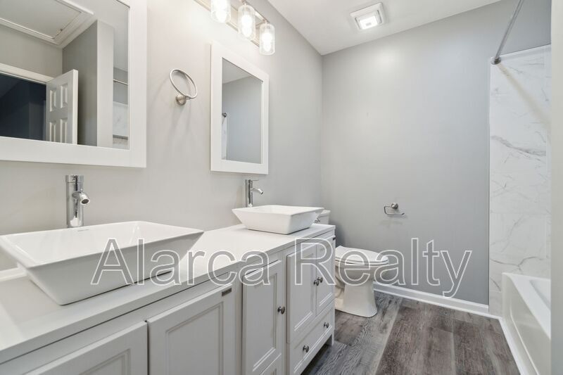 For Rent: 9101 Exbury Ct Charlotte NC 28269 property image