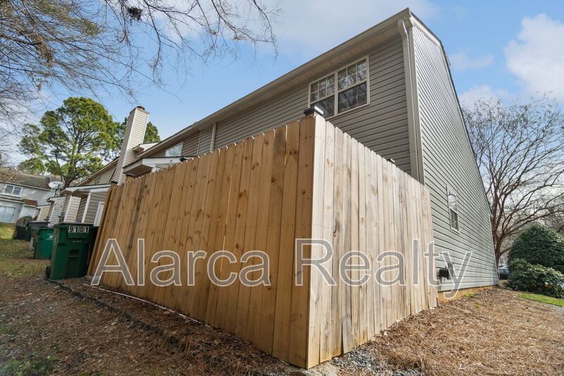 For Rent: 9101 Exbury Ct Charlotte NC 28269 property image